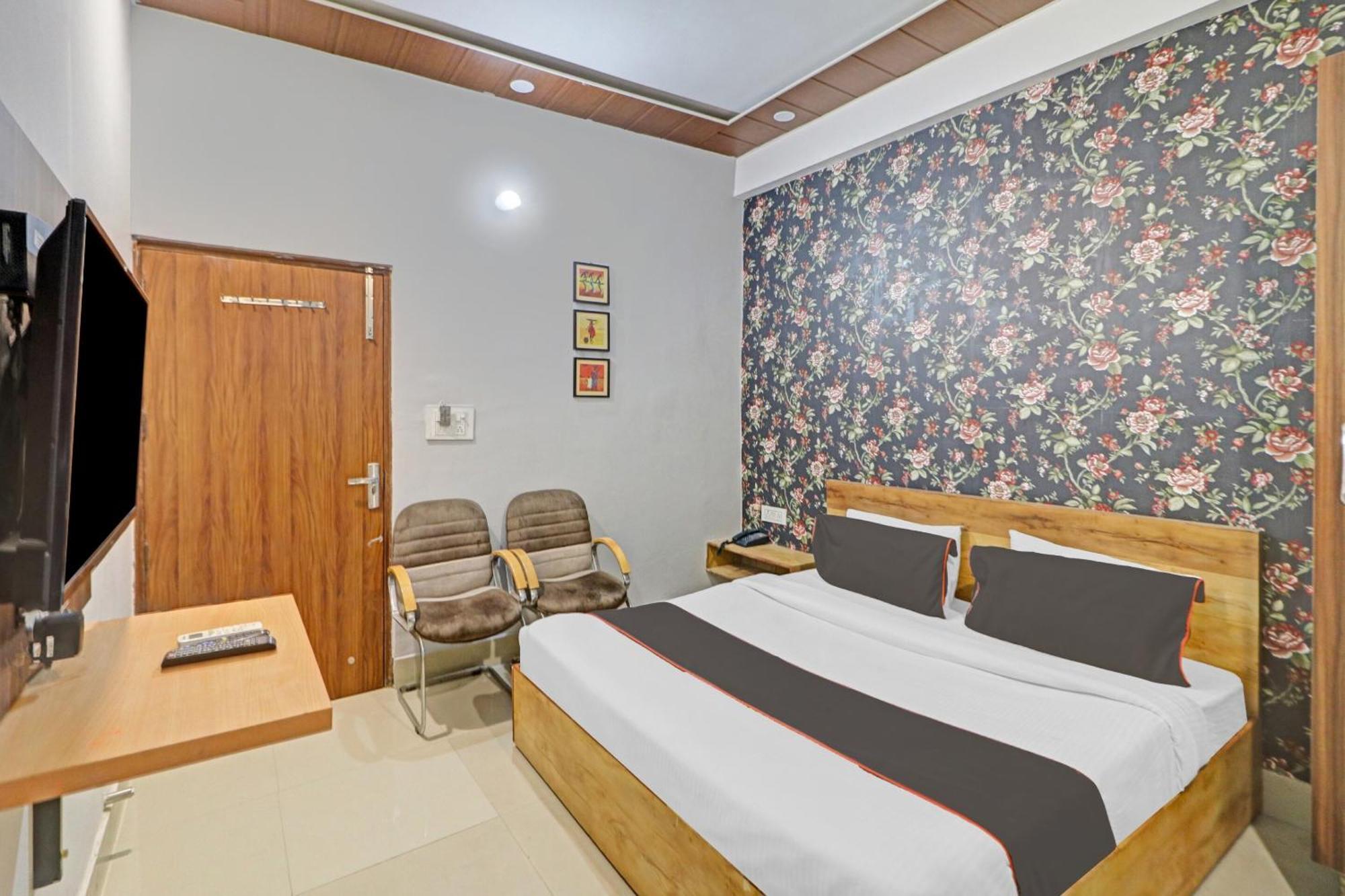 Hotel O Star Ki New Delhi Exterior photo