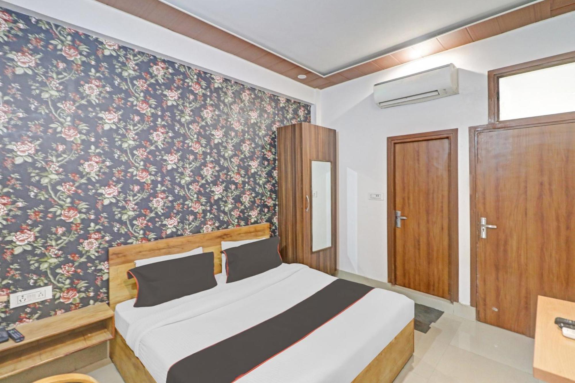 Hotel O Star Ki New Delhi Exterior photo